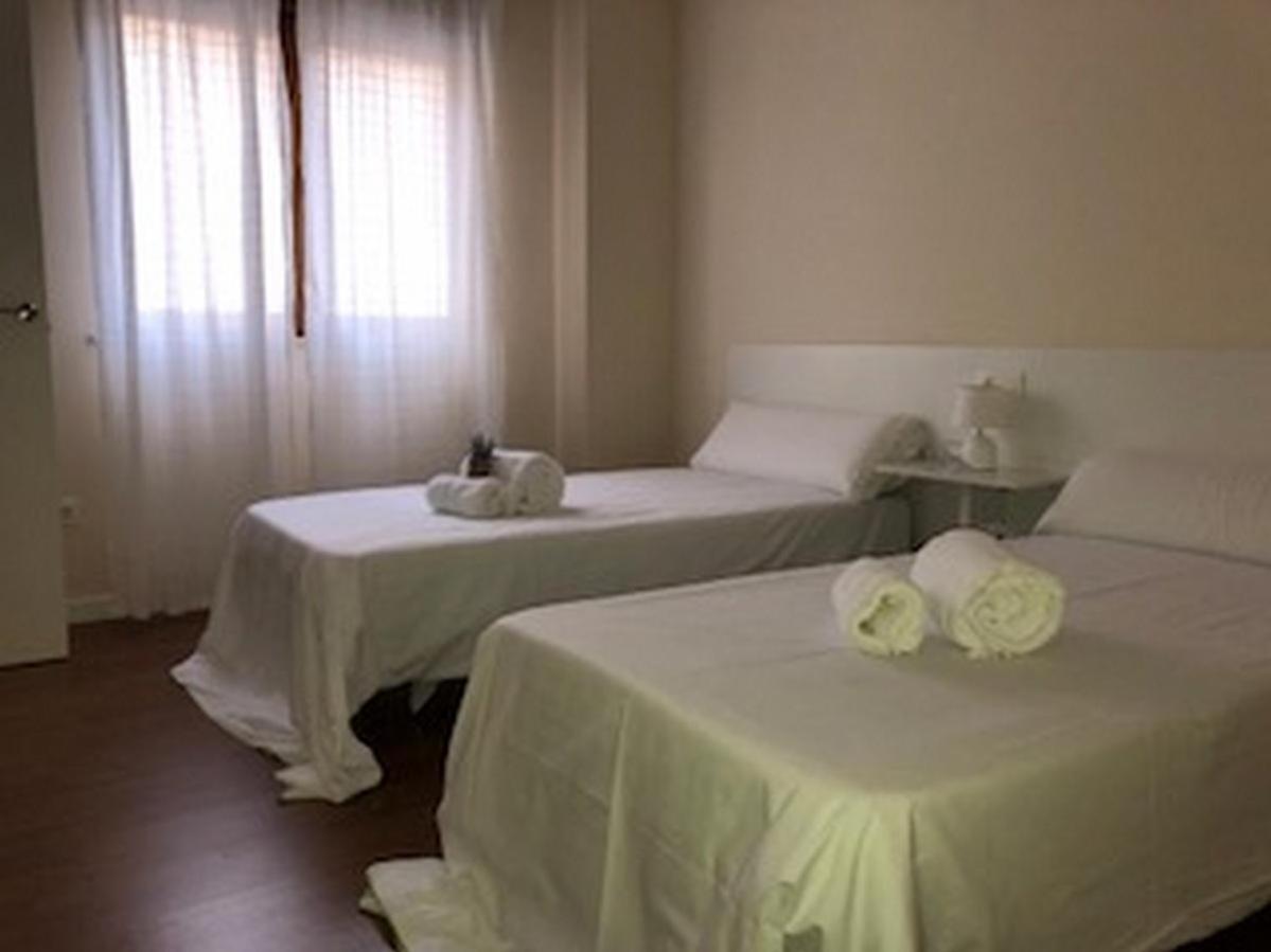 סלאמנקה Apartamentos Turisticos Puente Romano Portal 4 Bajo -A חדר תמונה